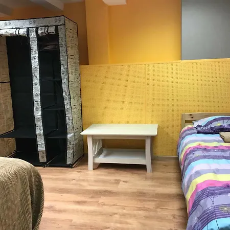 Kunderi Base Πανσιόν *